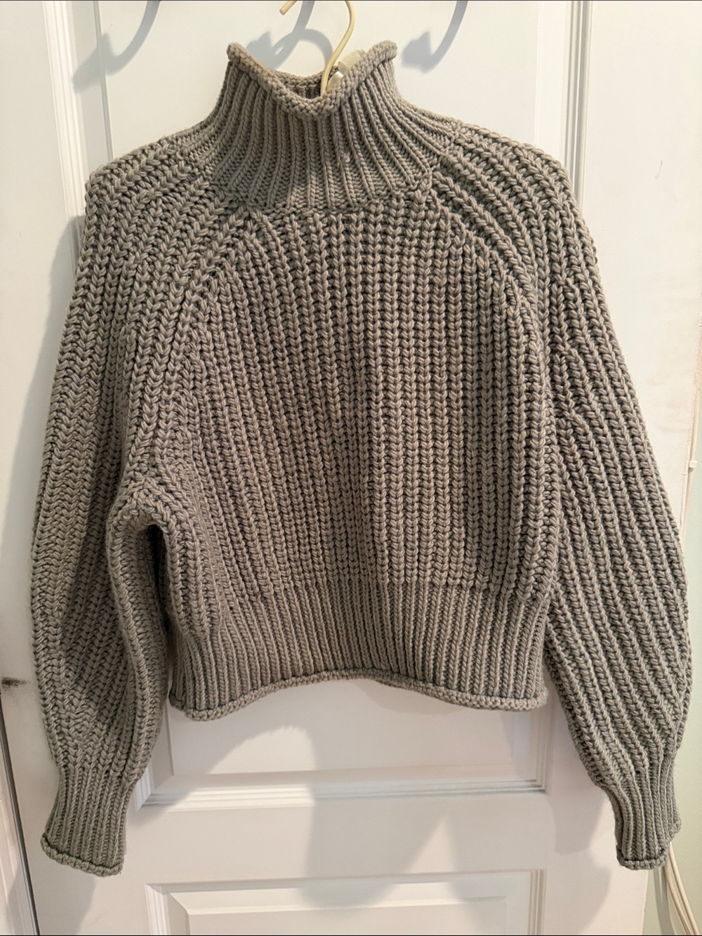 H&M Taupe Ribbed Chunky Turtleneck Sweater